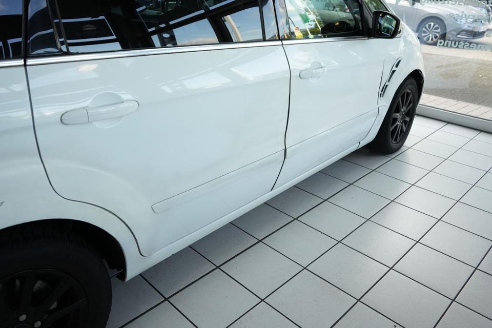 Ford S-Max 2013 — photo 14
