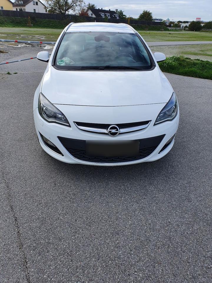 Opel Astra 2013 — photo 6