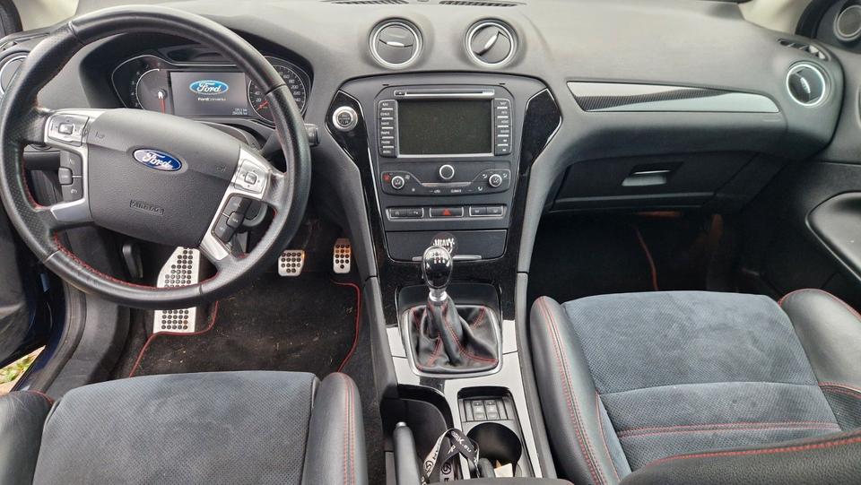 Ford Mondeo 2014 — photo 10