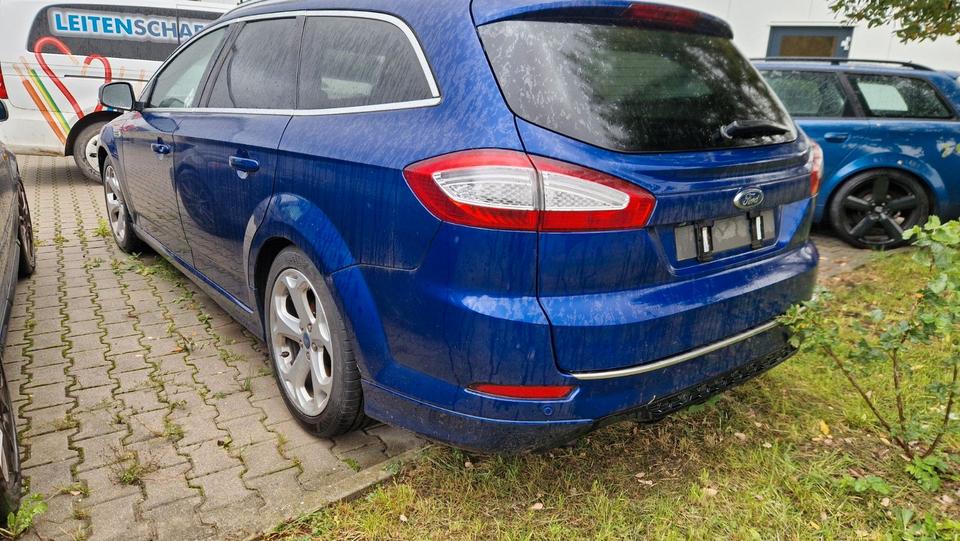 Ford Mondeo 2014 — interior