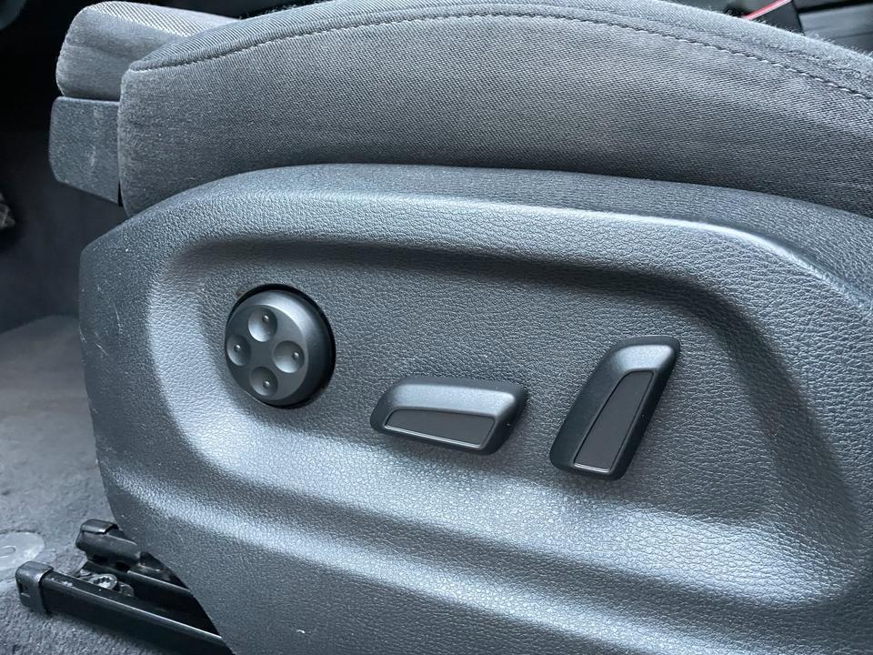 Audi Q5 2010 — photo 11