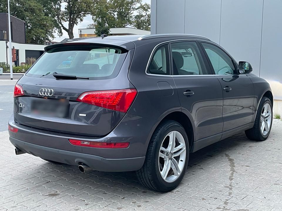 Audi Q5 2010 — photo 17