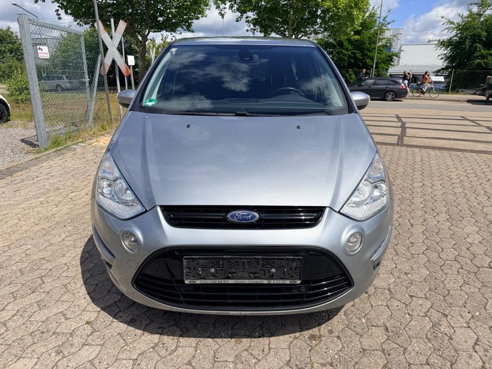 Ford S-Max 2011 — вигляд ззаду