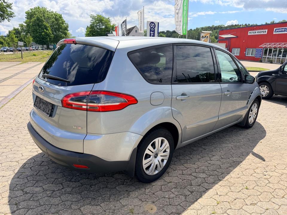 Ford S-Max 2011 — двигун