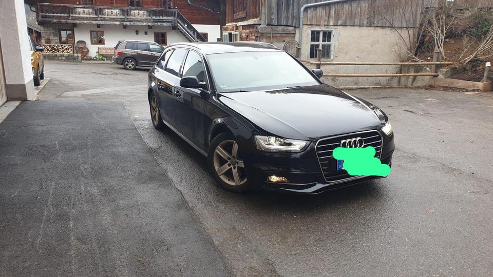 Audi A4 2014 — rear view