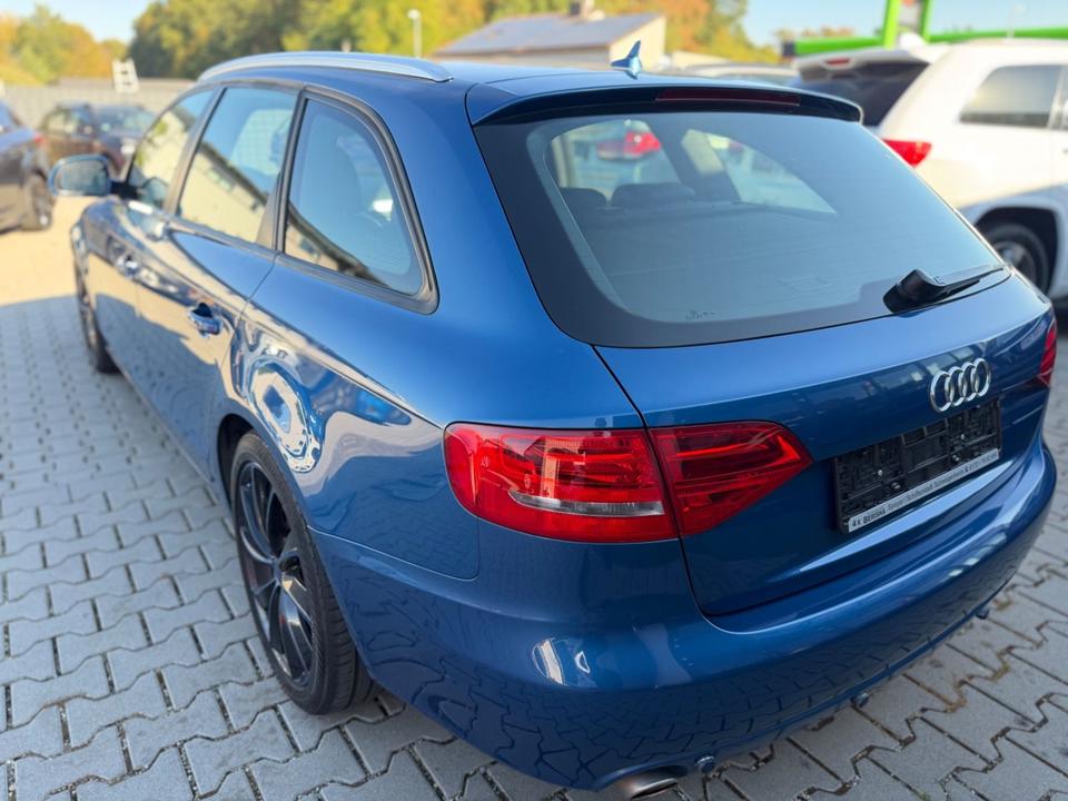 Audi A4 2008 — салон