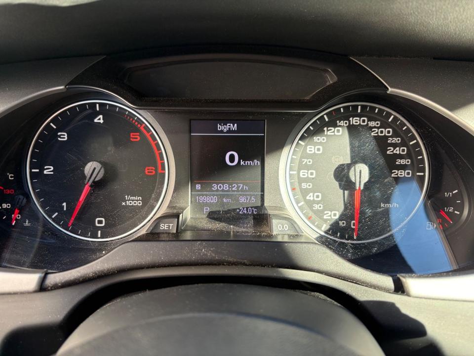 Audi A4 2011 — photo 12