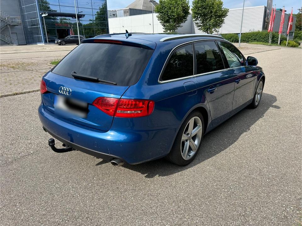 Audi A4 2011 — interior