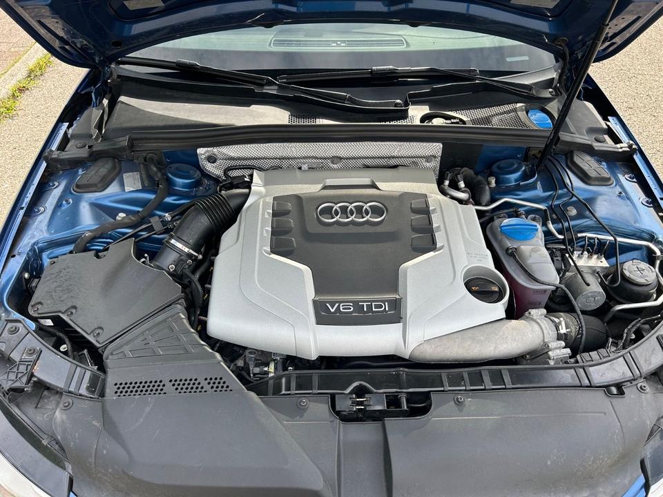 Audi A4 2011 — photo 8