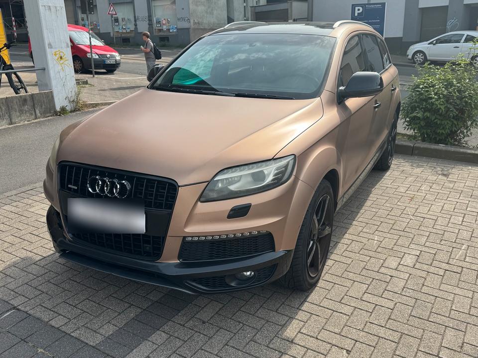 Audi Q7 2011 — вигляд ззаду