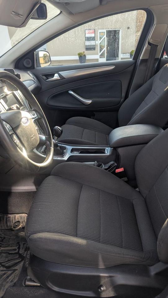 Ford Mondeo 2011 — photo 10