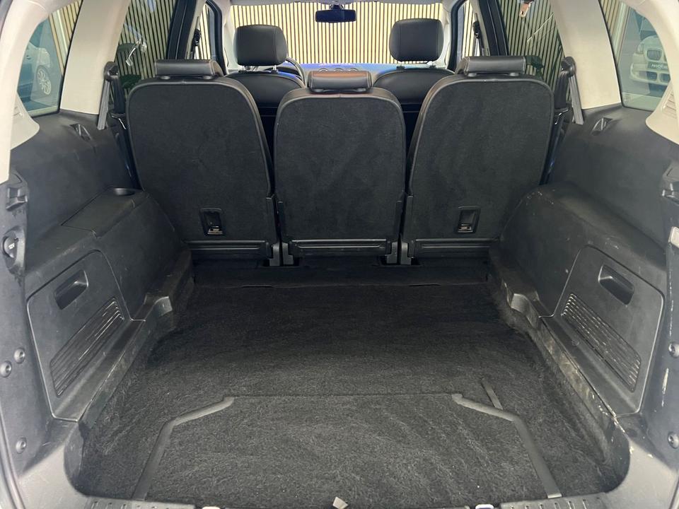 Ford S-Max 2009 — photo 16