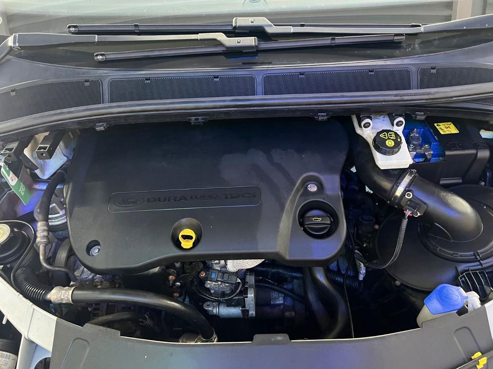 Ford S-Max 2009 — photo 17