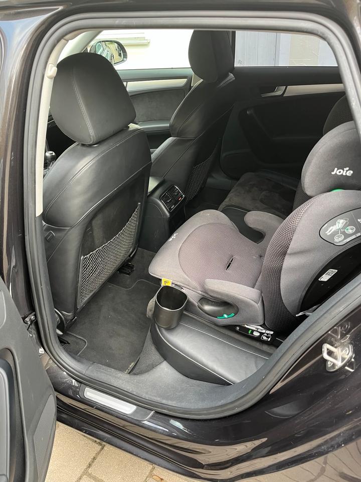Audi A4 2008 — photo 13