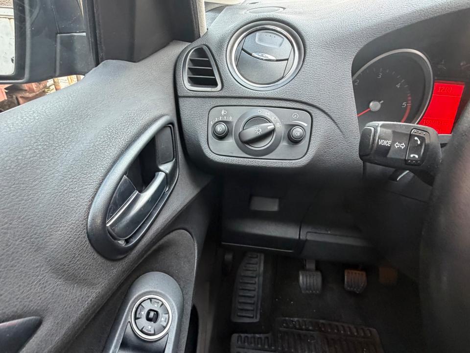 Ford S-Max 2007 — photo 16