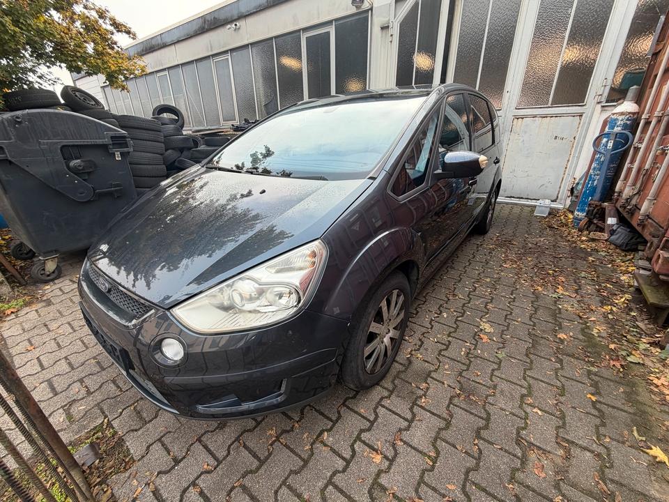 Ford S-Max 2007 — rear view
