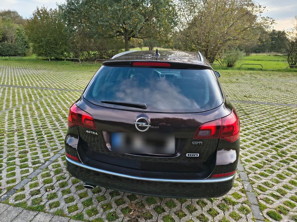 Opel Astra 2015 — photo 15