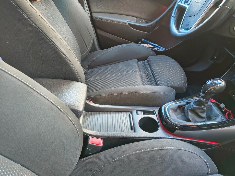 Opel Astra 2015 — engine