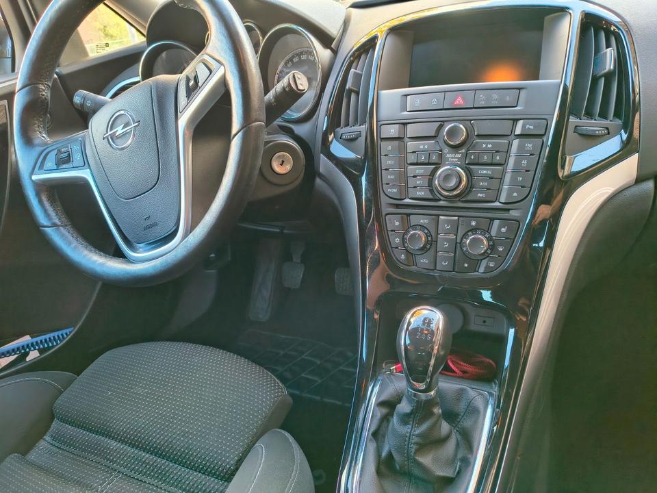 Opel Astra 2015 — photo 5
