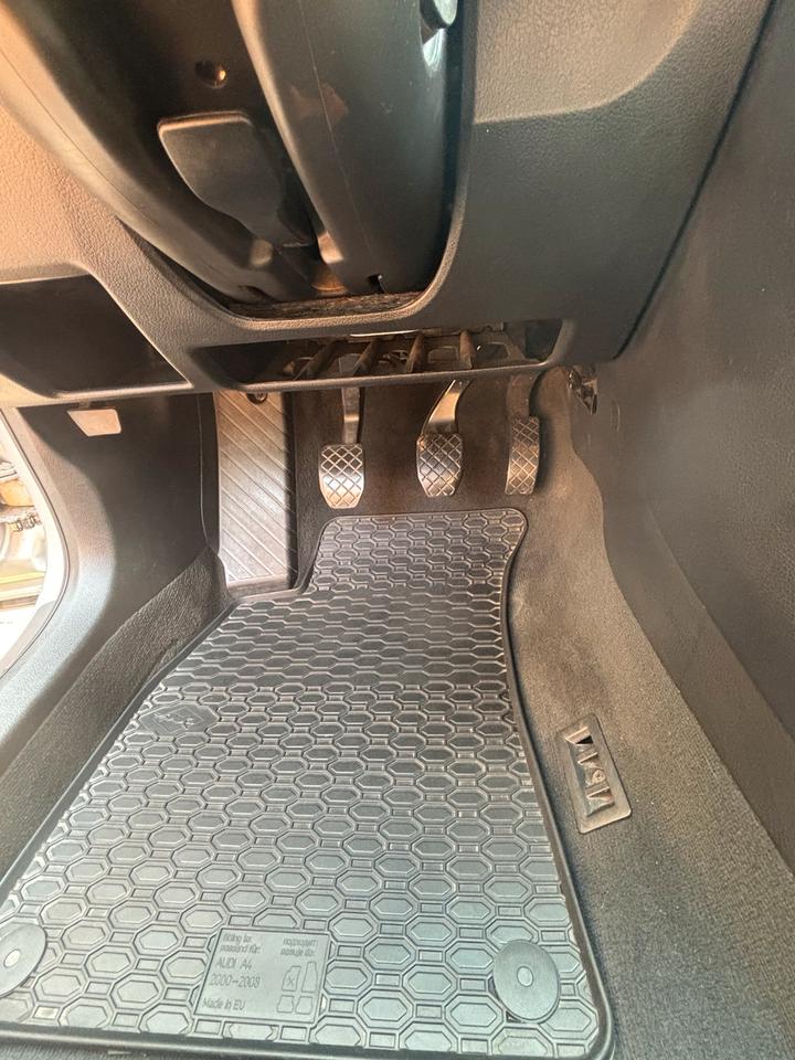 Audi A4 2006 — photo 10