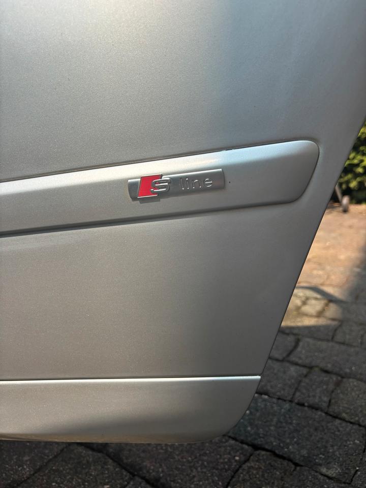 Audi A4 2006 — photo 9