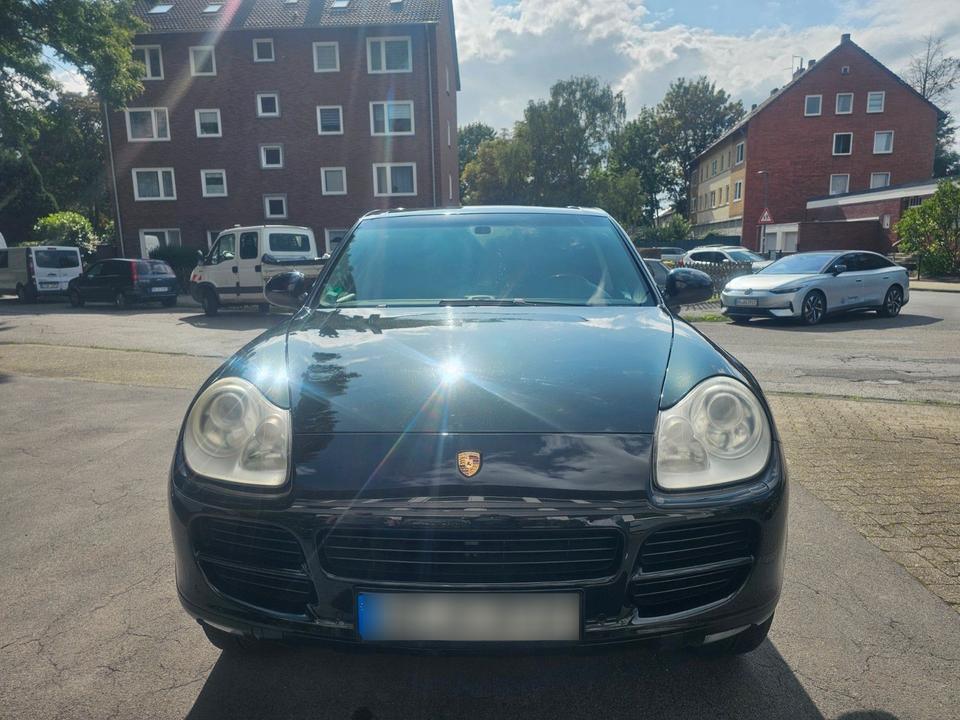 Porsche Cayenne 2005 — вигляд ззаду