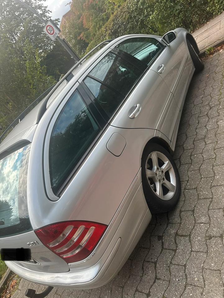 Mercedes Benz C 220 2005 — engine