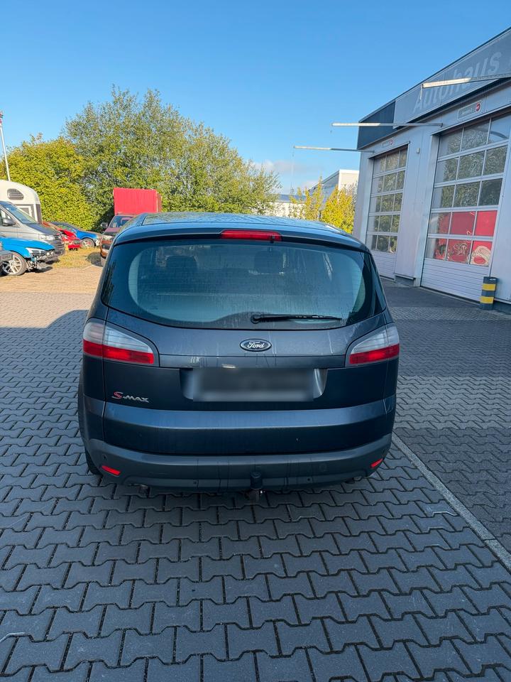 Ford S-Max 2009 — вигляд ззаду