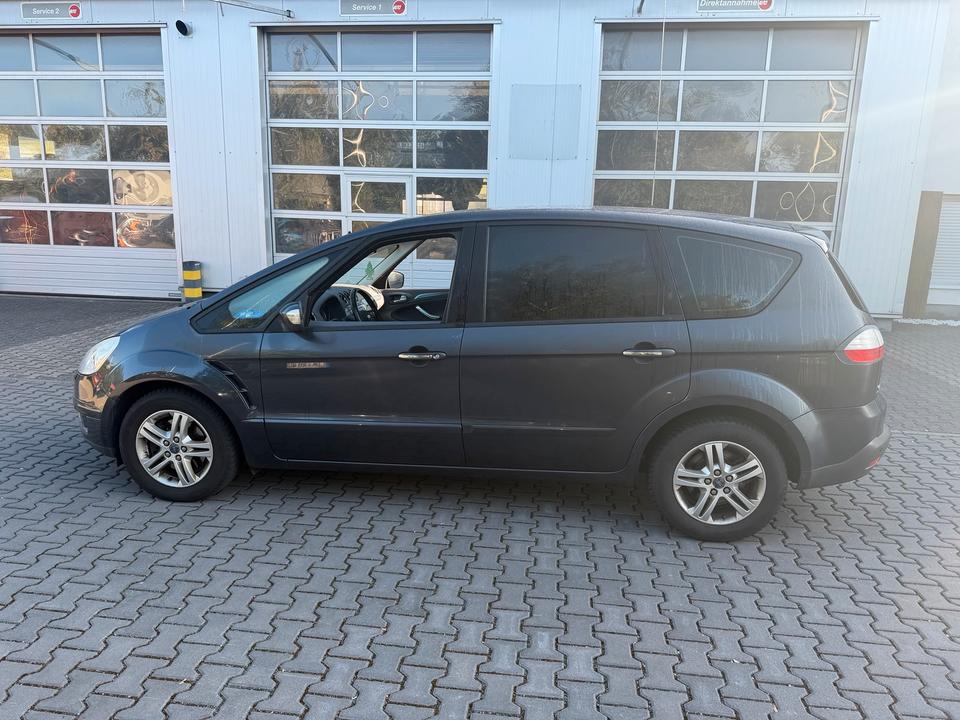 Ford S-Max 2009 — салон