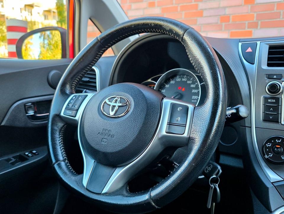 Toyota Verso 2013 — photo 16
