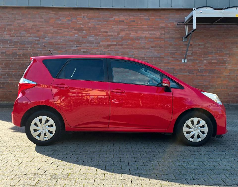 Toyota Verso 2013 — engine