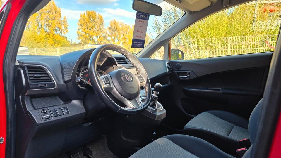 Toyota Verso 2013 — photo 8