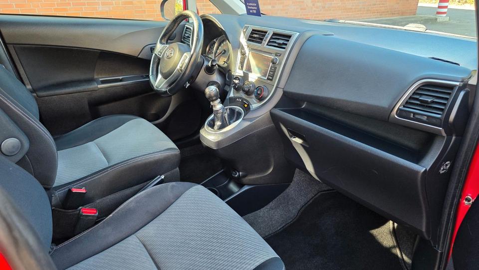 Toyota Verso 2013 — photo 9