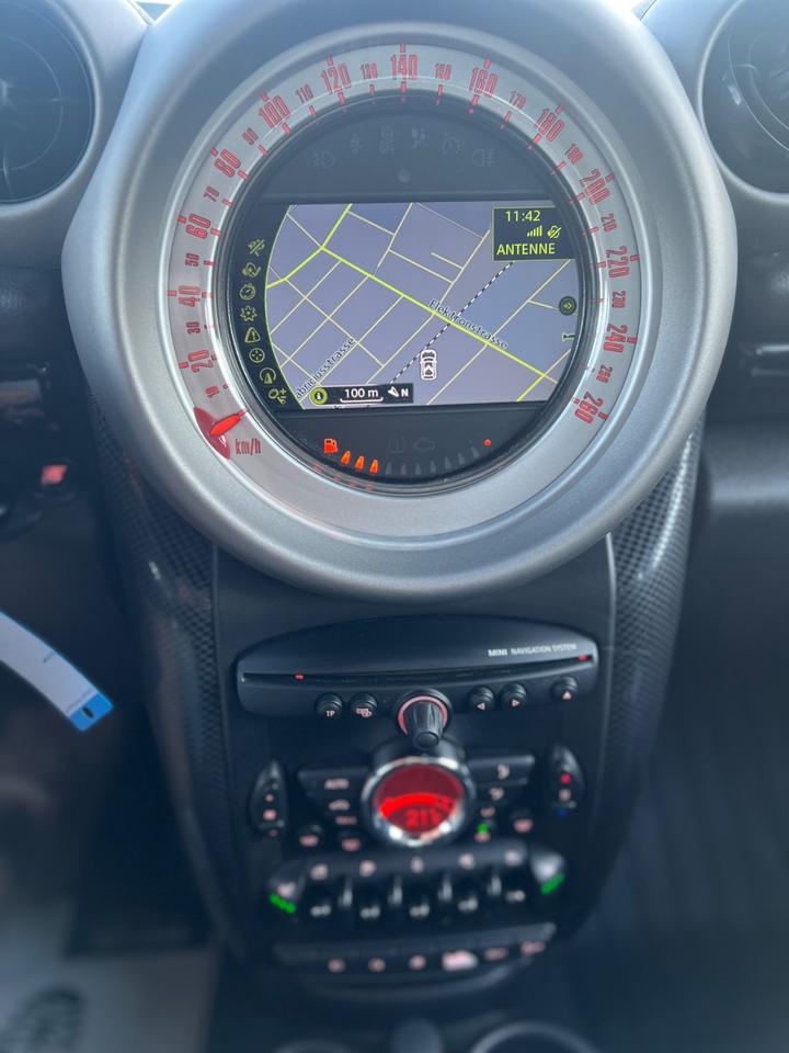 Mini Cooper S 2011 — photo 17
