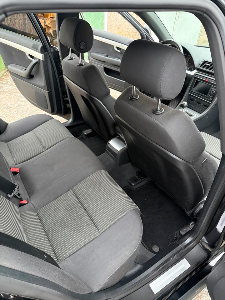 Audi A4 2007 — photo 12