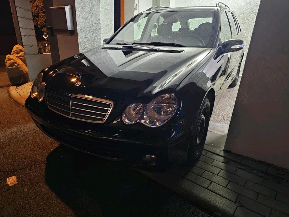 Mercedes Benz C 180 2006 — вигляд ззаду