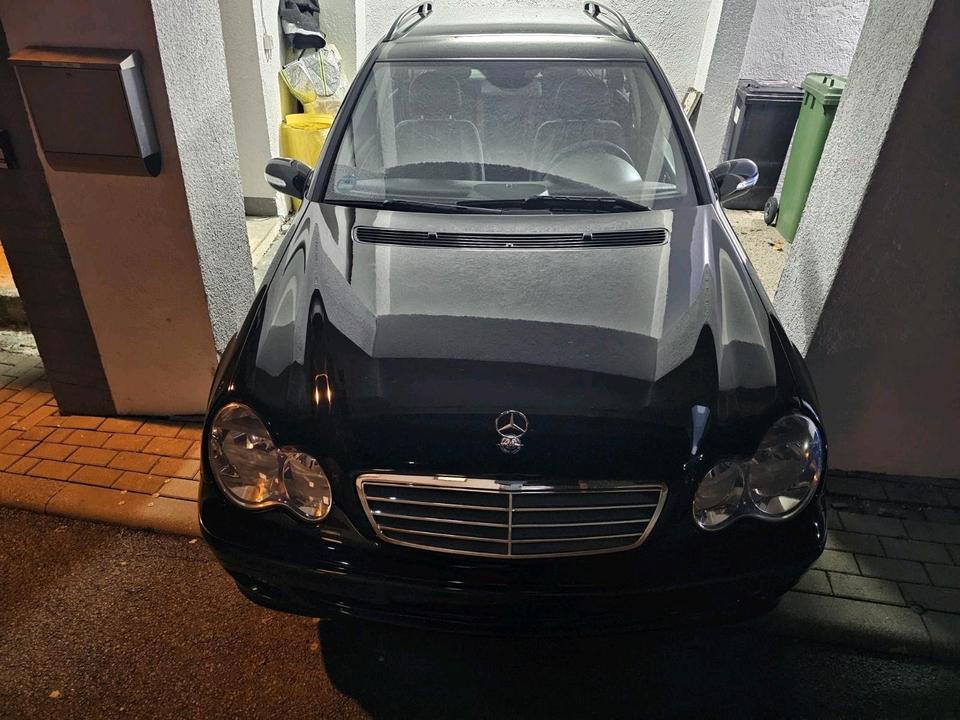 Mercedes Benz C 180 2006 — салон