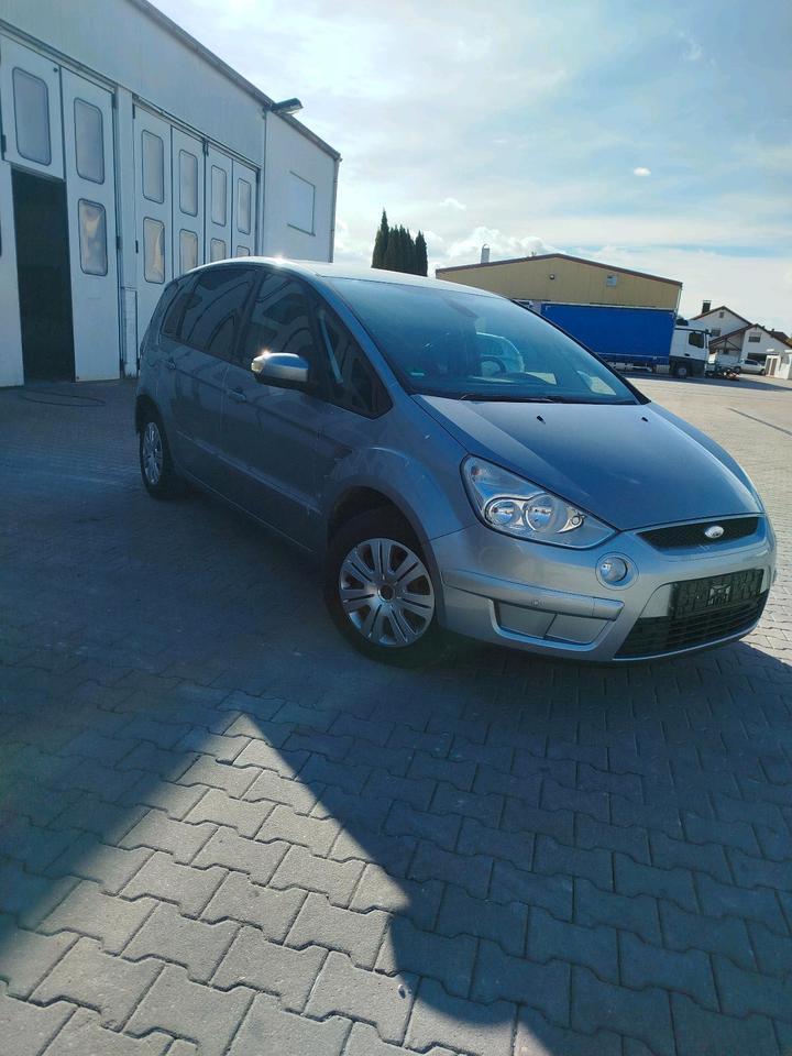 Ford S-Max 2009 — вигляд ззаду