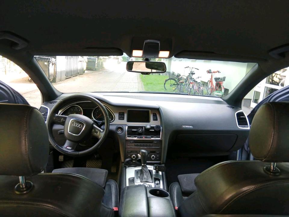 Audi Q7 2007 — rear view