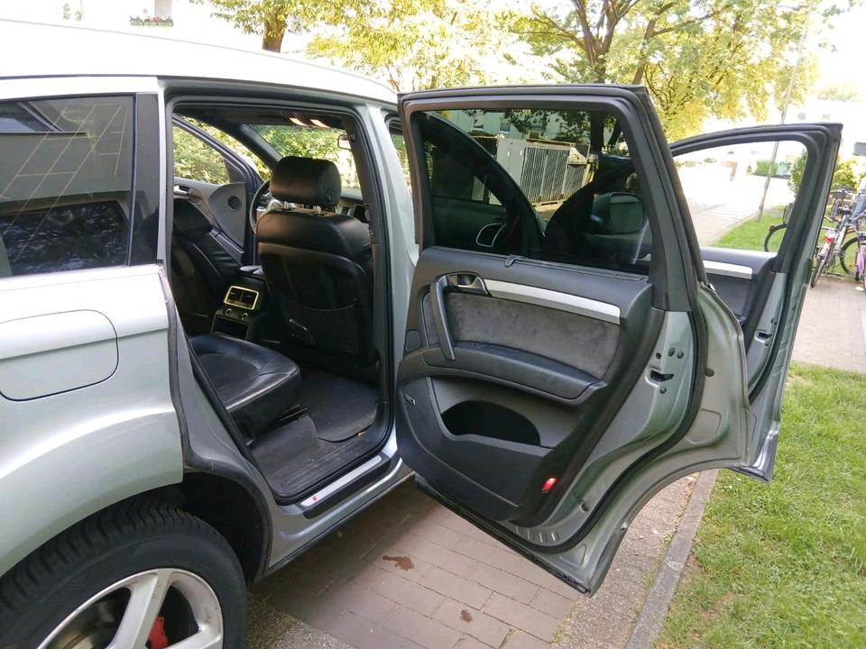 Audi Q7 2007 — interior