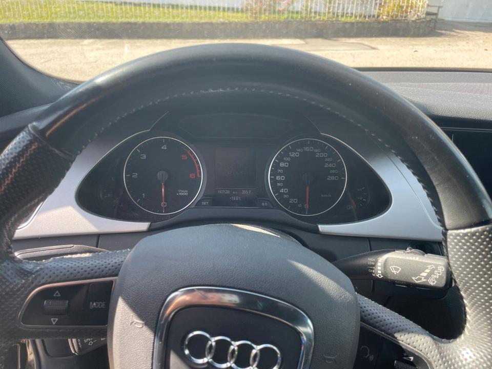 Audi A4 2009 — вигляд ззаду