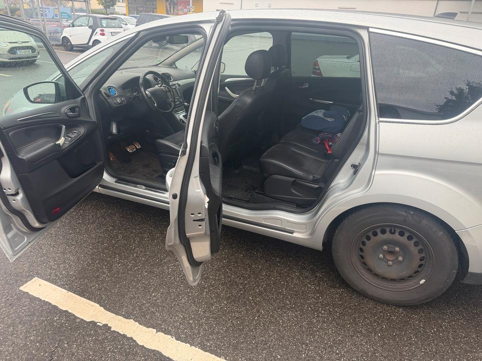 Ford C-Max 2012 — салон
