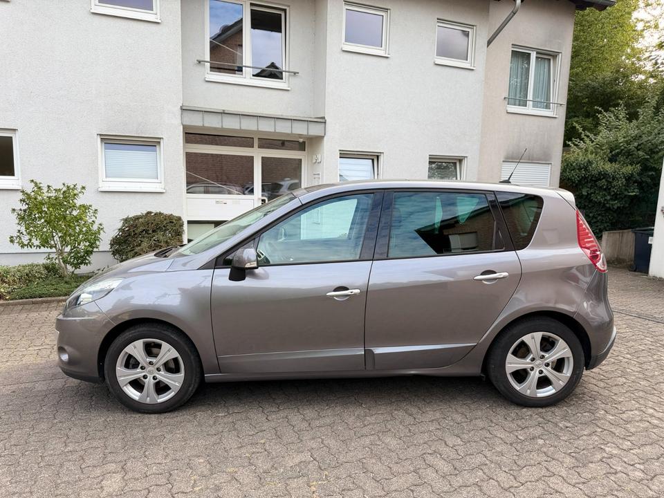 Renault Scenic 2010 — photo 10