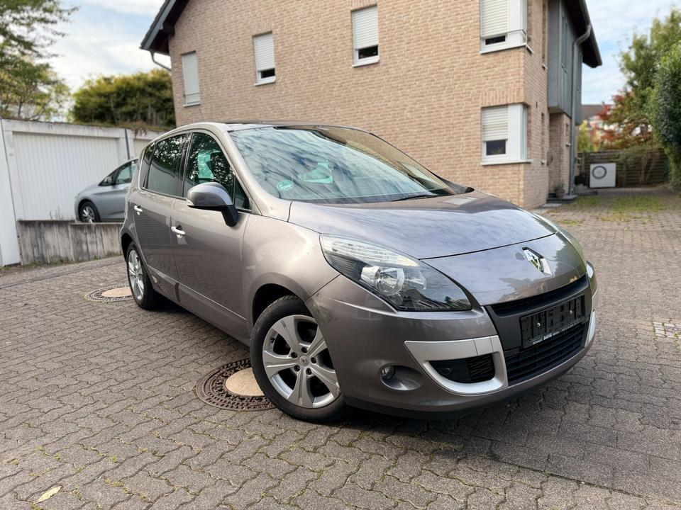 Renault Scenic 2010 — engine