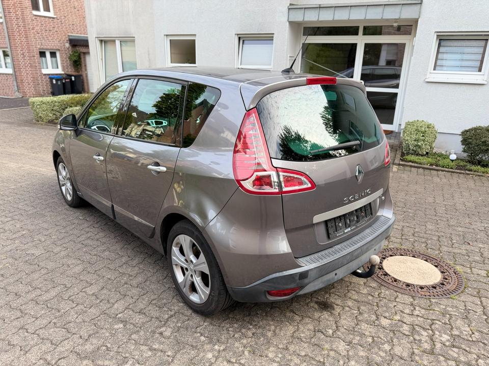 Renault Scenic 2010 — photo 9