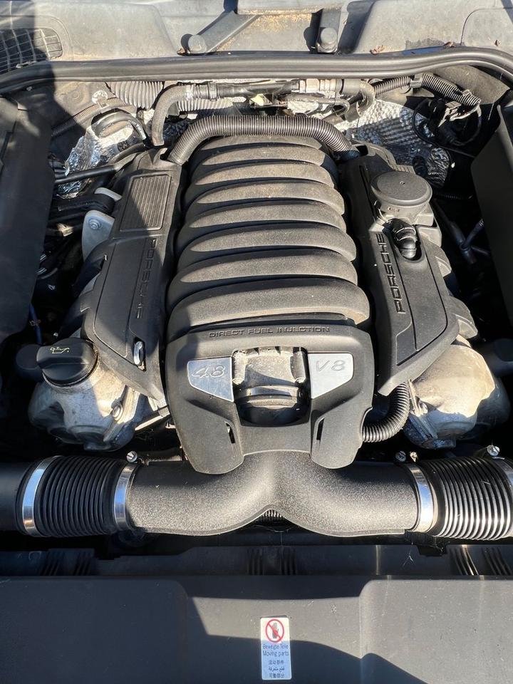 Porsche Cayenne 2010 — photo 12