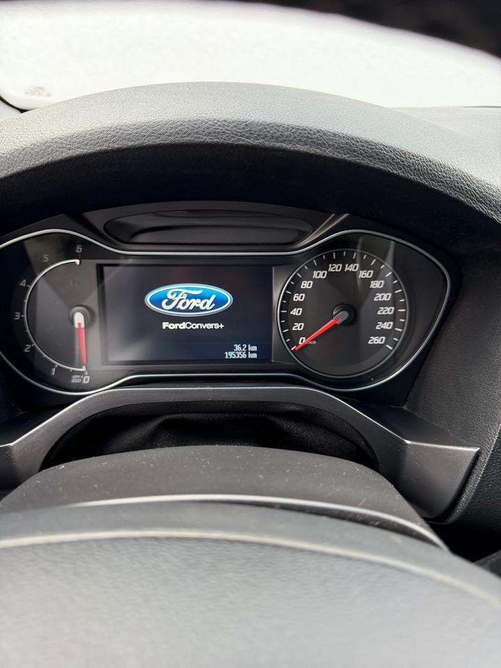 Ford S-Max 2014 — photo 11