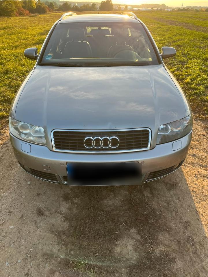 Audi A4 2004 — interior