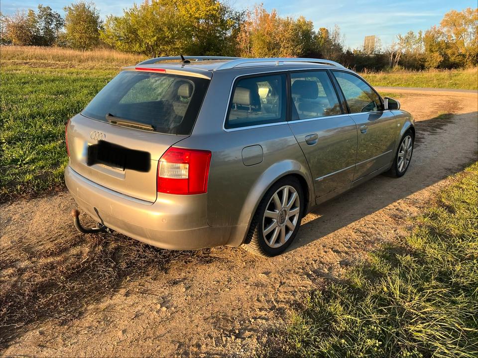 Audi A4 2004 — photo 7