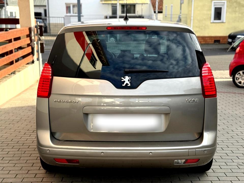 Peugeot 5008 2013 — photo 10
